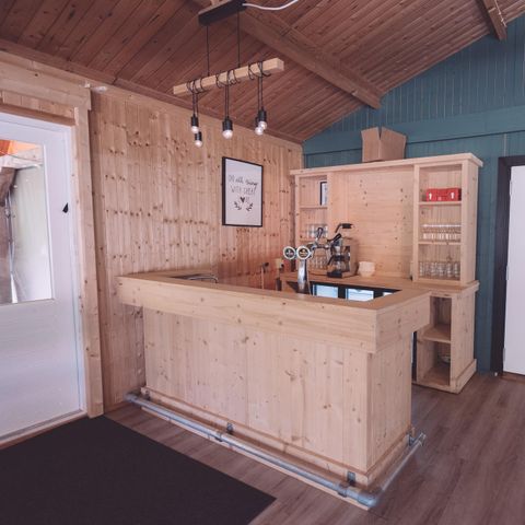 HÉBERGEMENT INSOLITE 24 personnes - Chambre de groupe la Strandhuis + 6 Tiny Houses (24 personnes)
