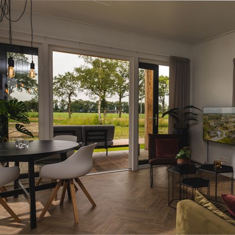 LODGE 4 personnes - Panorama avec bain à remous