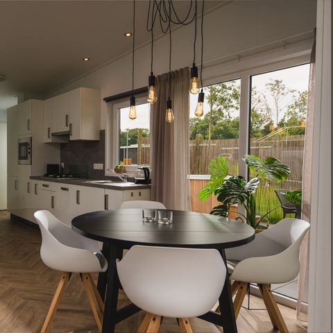 LODGE 4 personnes - Panorama avec bain à remous