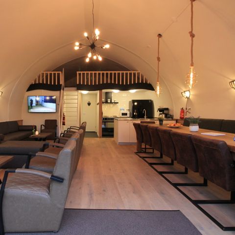 MAISON 16 personnes - Cour de Reed