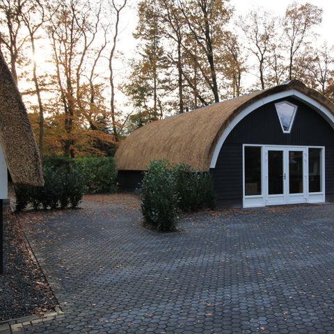 MAISON 16 personnes - Cour de Reed