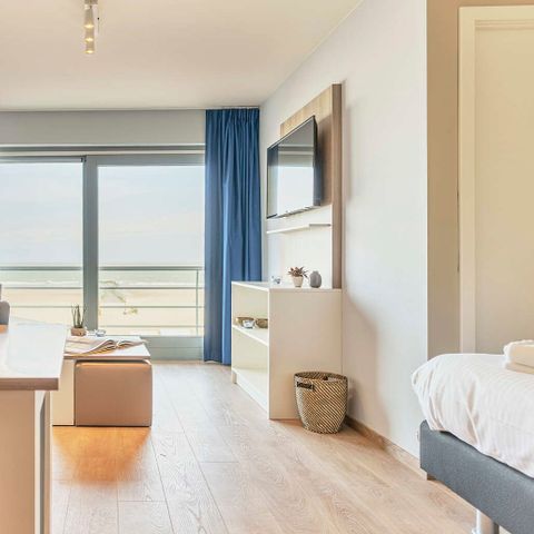 APPARTEMENT 4 personnes - Suite avec vue partielle sur la mer