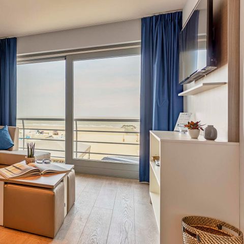 APPARTEMENT 4 personnes - Suite avec vue partielle sur la mer