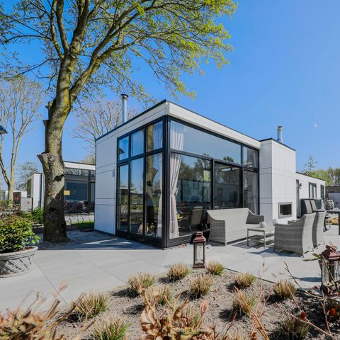 BUNGALOW 4 personnes - Cube Exclusif