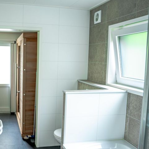 LODGE 6 personnes - Cottage bien-être avec bain à remous et sauna infrarouge