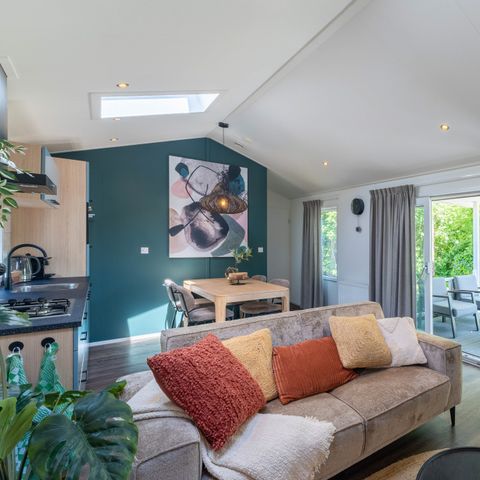 LODGE 4 personnes - Cottage bien-être avec bain à remous et sauna privés