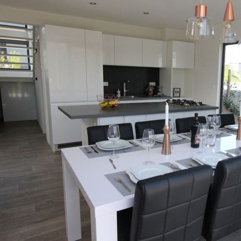 MAISON 8 personnes - Cube Magnifique