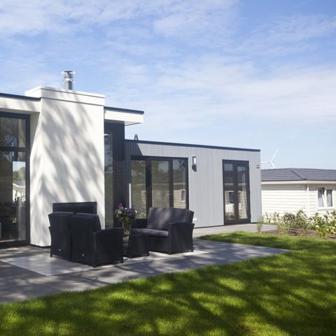 BUNGALOW 4 personnes - Cube Exclusif