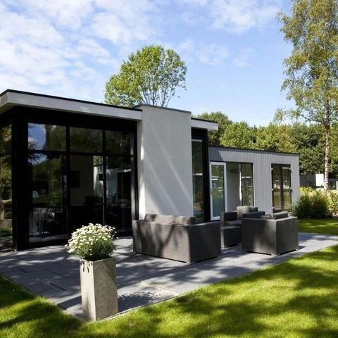 BUNGALOW 4 personnes - Cube Exclusif