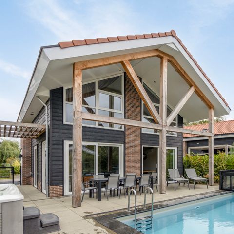 VILLA 10 personnes - Piscine (intérieure) et Wellness (Spa)