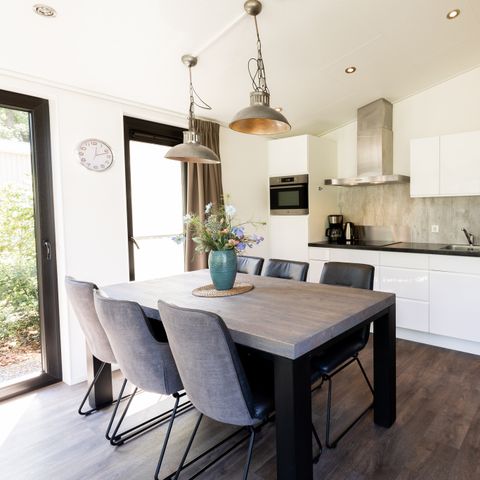 BUNGALOW 6 personnes - Forest Lodge 75 avec bain à remous