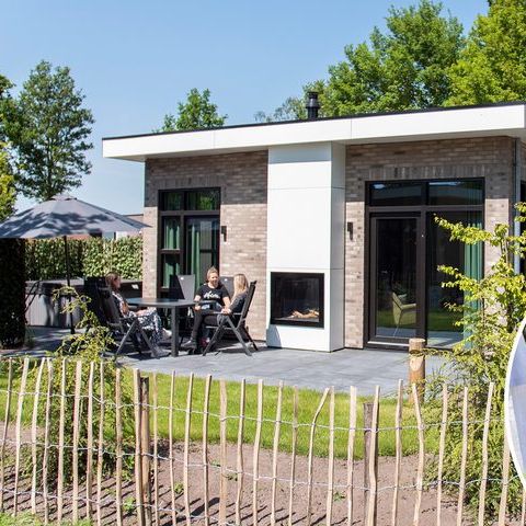 BUNGALOW 6 personnes - Belvedere Wellness (bain à remous)