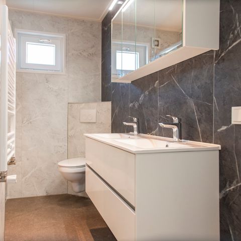 BUNGALOW 6 personnes - Belvedere Wellness (bain à remous)