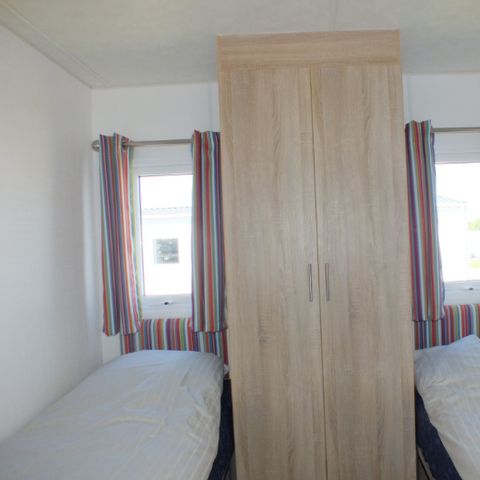 BUNGALOW 4 personnes - avec terrasse au bord de l'eau