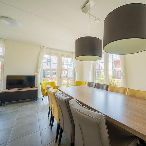 BUNGALOW 8 personnes - Tour de jeu