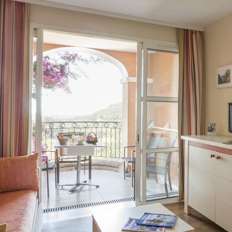 Studio 4 personnes - 1 alcôve - Terrasse - Vue mer - Climatisé - Rénové