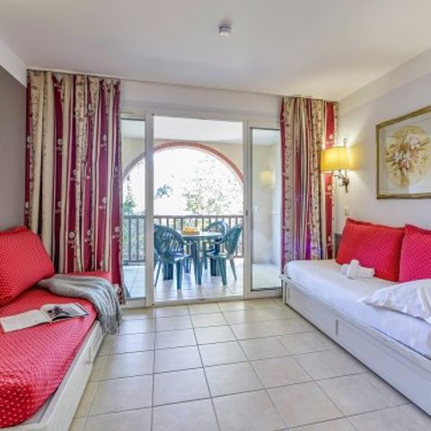 Studio 4 personnes - Studio 4 personnes - 1 coin nuit - Terrasse ou balcon - environ 27 m² (RUL14)