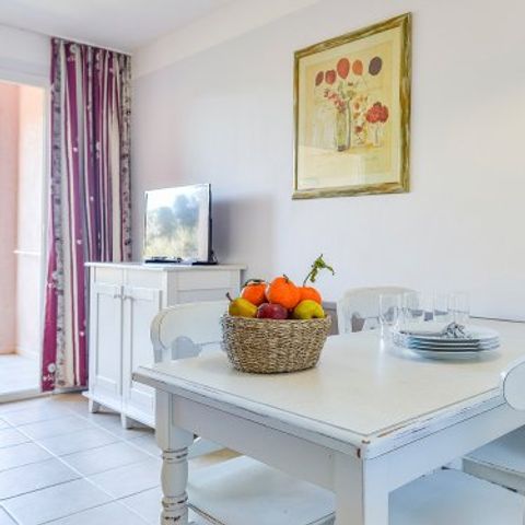 Studio 4 personnes - Appartement 4 personnes - 1 chambre - Terrasse ou balcon - environ 35 m² (RUL24)