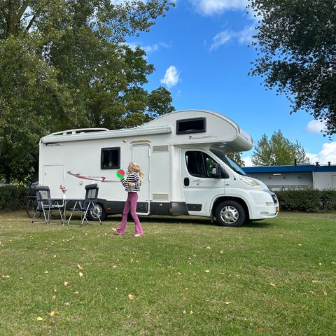 Emplacement - Aire de stationnement pour camping-cars « confort »