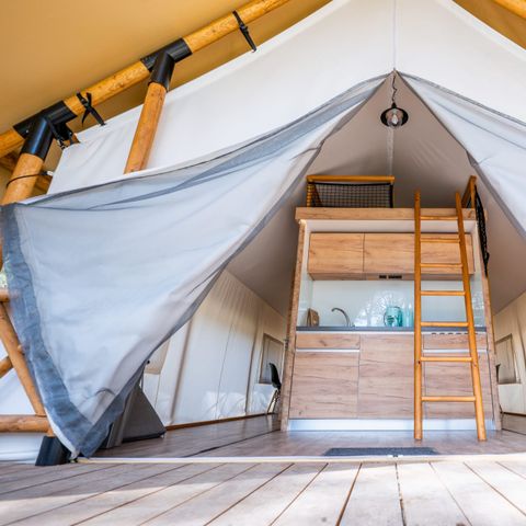 Tente en toile et en bois 6 personnes - Tente Glamping Bord de mer Luxe