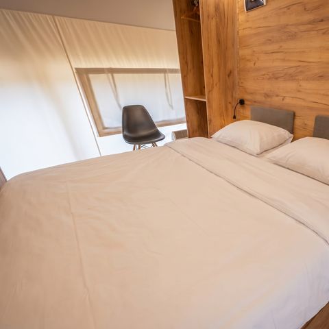 Tente en toile et en bois 6 personnes - Tente Glamping Bord de mer Luxe