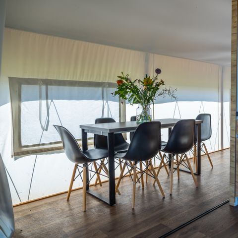 Tente en toile et en bois 6 personnes - Tente Glamping Bord de mer Luxe