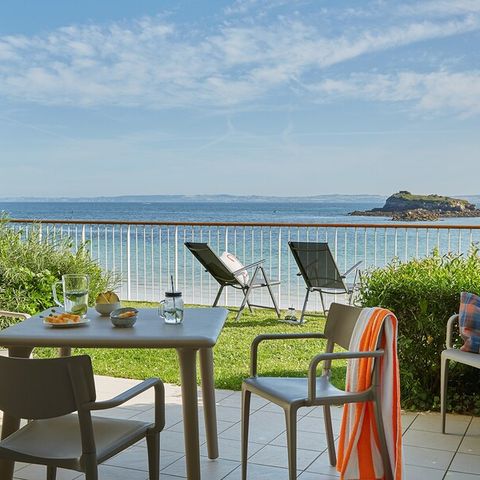 Appartement 4 personnes - 1 chambre - Terrasse ou balcon - Vue mer ouverte - Front de mer