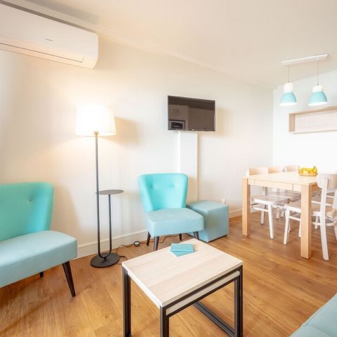 Appartement 6 personnes - 1 chambre - 1 coin - Nuit - Vue mer - Climatisation - Terrasse ou balcon