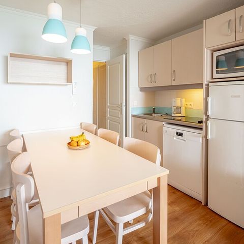 Appartement 6 personnes - 1 chambre - 1 coin - Nuit - Vue mer - Climatisation - Terrasse ou balcon