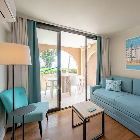 Appartement 6 personnes - 1 chambre - 1 coin - Nuit - Climatisation - Terrasse ou balcon