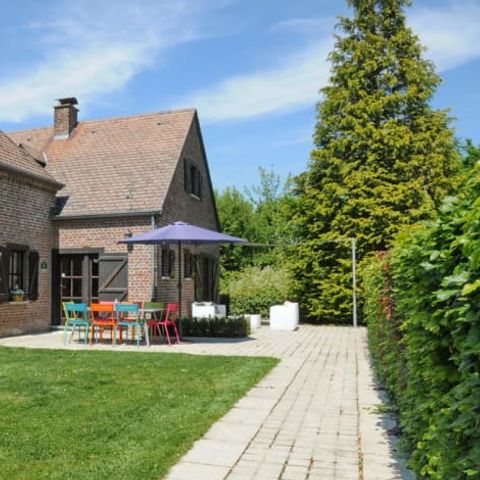 MAISON 8 personnes - Maison de poupée