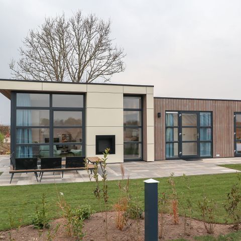 BUNGALOW 4 personnes - Cube Exclusif