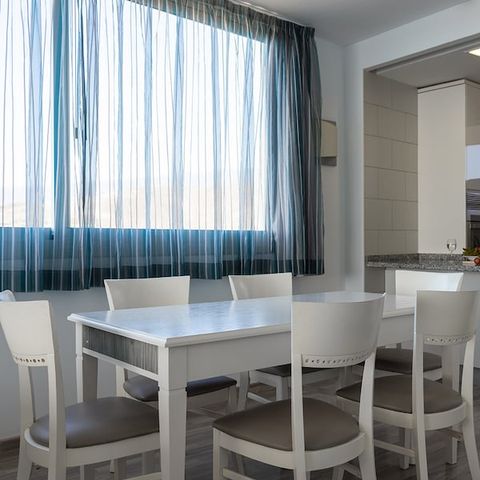 Appartement 6 personnes - 2 chambres - Vue piscine