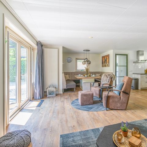 MAISON 8 personnes - Perle blanche