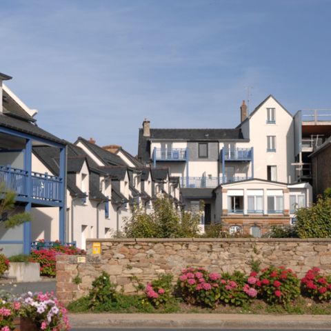 APPARTEMENT 6 personnes - (max. 2 adultes)Trégastel Sea View Les Bains