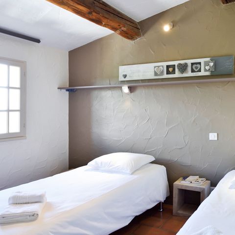 Vakantiecomplex Les Garrigues de la Vallée des Baux - Camping Bouches-du-Rhône - Image N°2