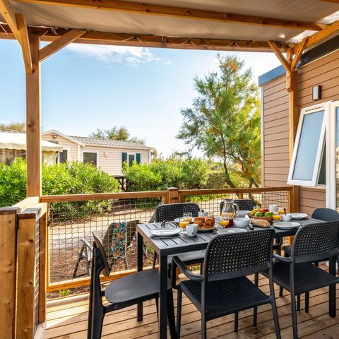 BUNGALOW 6 personnes - Mobil-home | Comfort XL | 3 Ch. | 6 Pers. | Terrasse surélevée | Clim. | TV