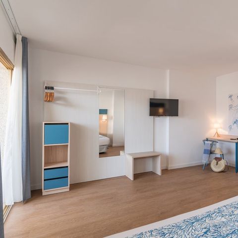 Chambre 2 personnes - Chambre d'hôtel Double - Adaptée à la PMR - Balcon C2A