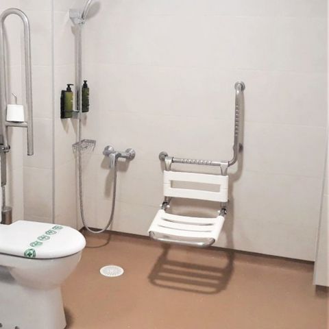 Chambre 2 personnes - Chambre d'hôtel Double - Adaptée à la PMR - Balcon C2A