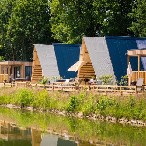 TENTE 4 personnes - Cabine de luxe avec bain à remous