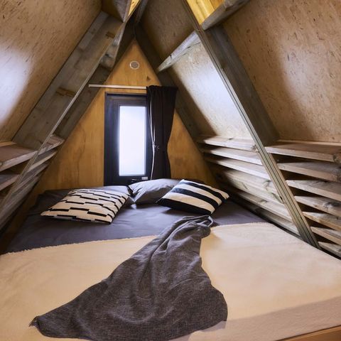 TENTE 4 personnes - Cabine de luxe avec bain à remous