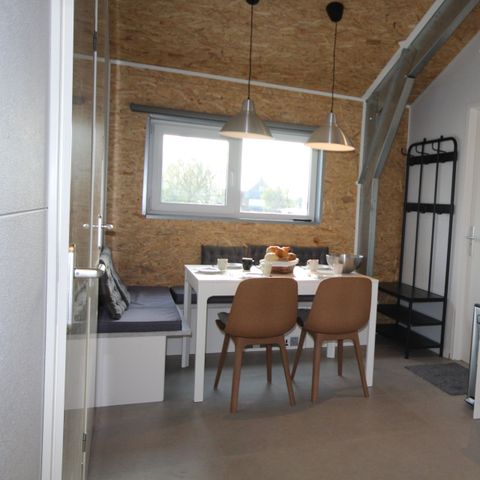 APPARTEMENT 6 personnes - Hangar au-dessus