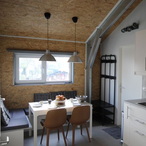 APPARTEMENT 6 personnes - Hangar au-dessus