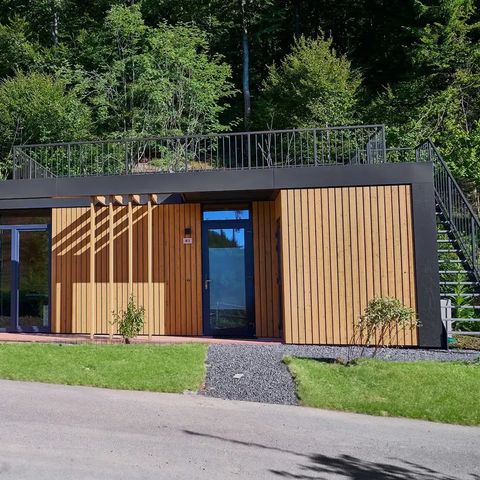 GÎTE 4 personnes - Chalet de bien-être avec bain à remous