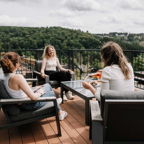 GÎTE 4 personnes - Chalet de bien-être avec bain à remous