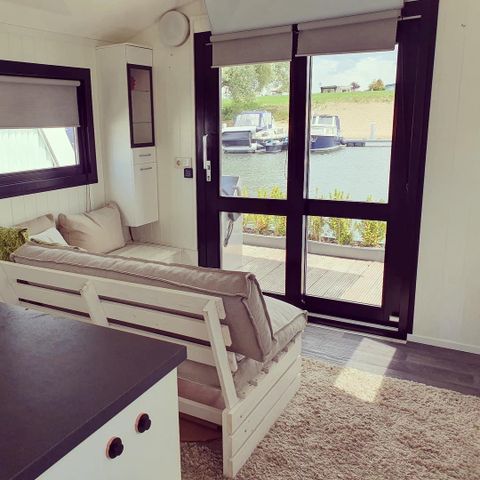 STUDIO 2 personnes - La péniche blanche