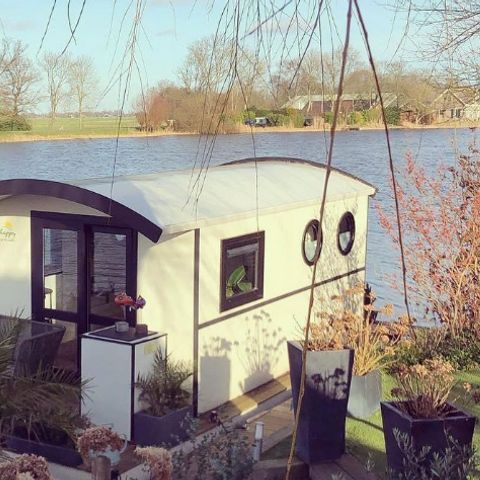 STUDIO 2 personnes - La péniche blanche