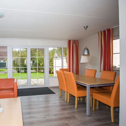 BUNGALOW 6 personnes - climatisé et accueillant pour les animaux