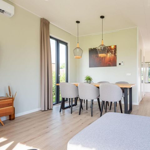 MAISON 6 personnes - avec clôture pour chiens, sauna et bain à remous