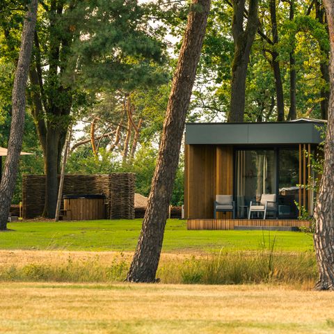 Lodge 2 personnes - Pavillon d'eau avec bain à remous